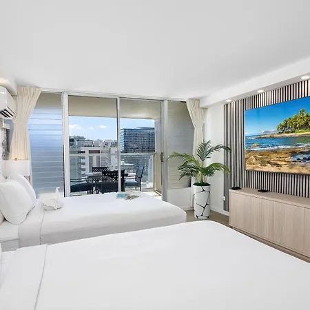 Newly Renovated With Ocean View Near Waikiki Beach